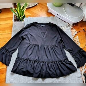 Pomander Place Black V-Neck Tiered Peplum Blouse